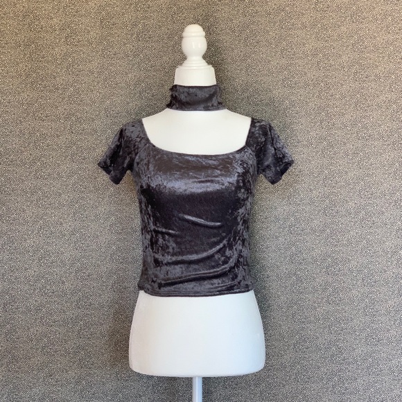 ✨💫Gray Velvet Choker Top💫✨ - Picture 4 of 6